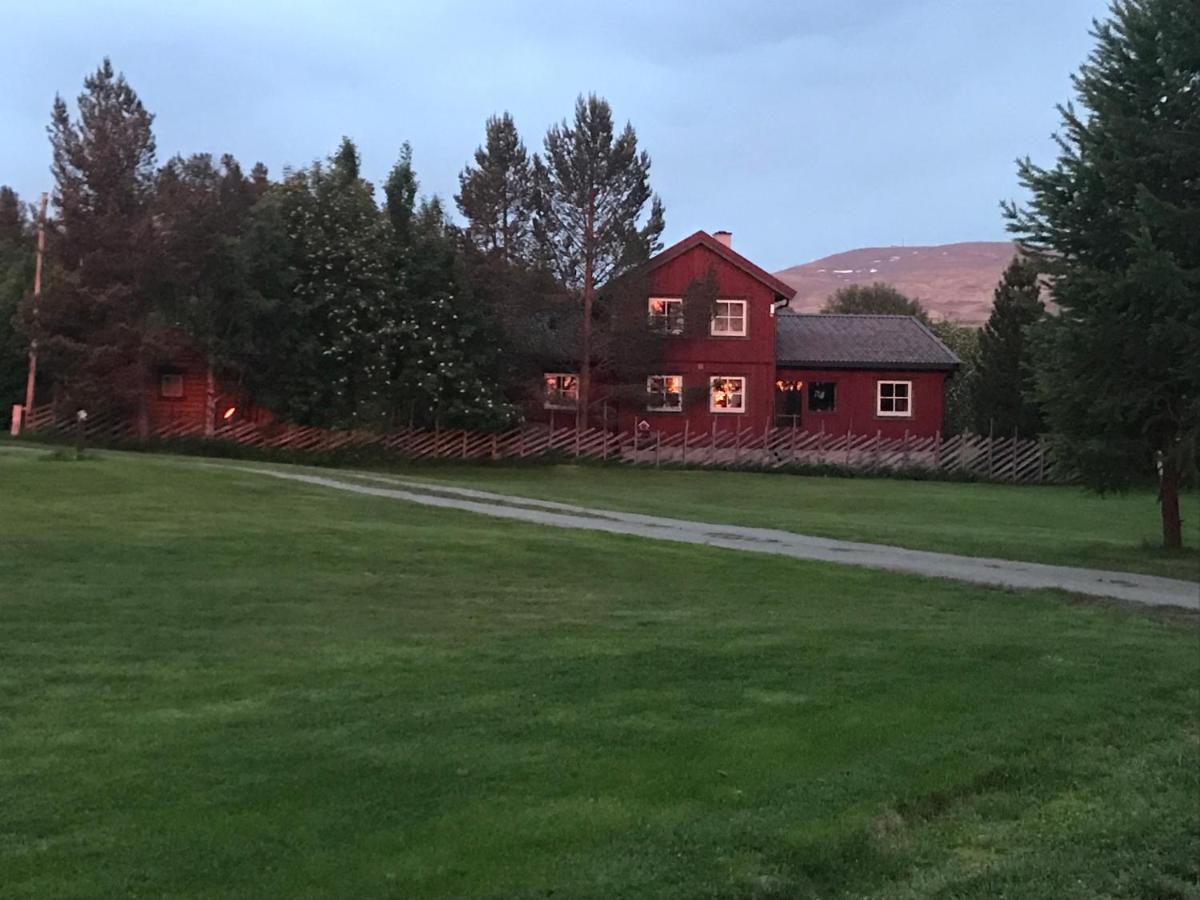 Roste Hyttetun Og Camping Os (Hedmark) 외부 사진